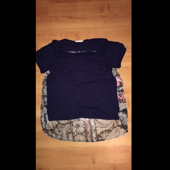 shirt w pretty design on the back, never worn - Picture 1 of 2